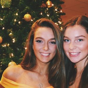 Meet your Posher, Ainsley